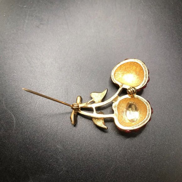 Vintage Signed Suzanne Bjontegard Faux Ruby Red Cherries Brooch FLAW - Picture 6 of 10